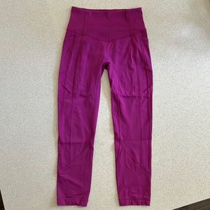 All The Right Places Crops sz 6 READ DESCR.